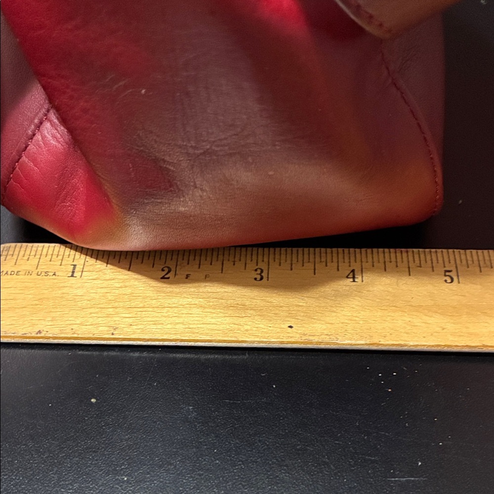 St. John’s Bay vintage Red Leather Shoulder Bag - Picture 4 of 16